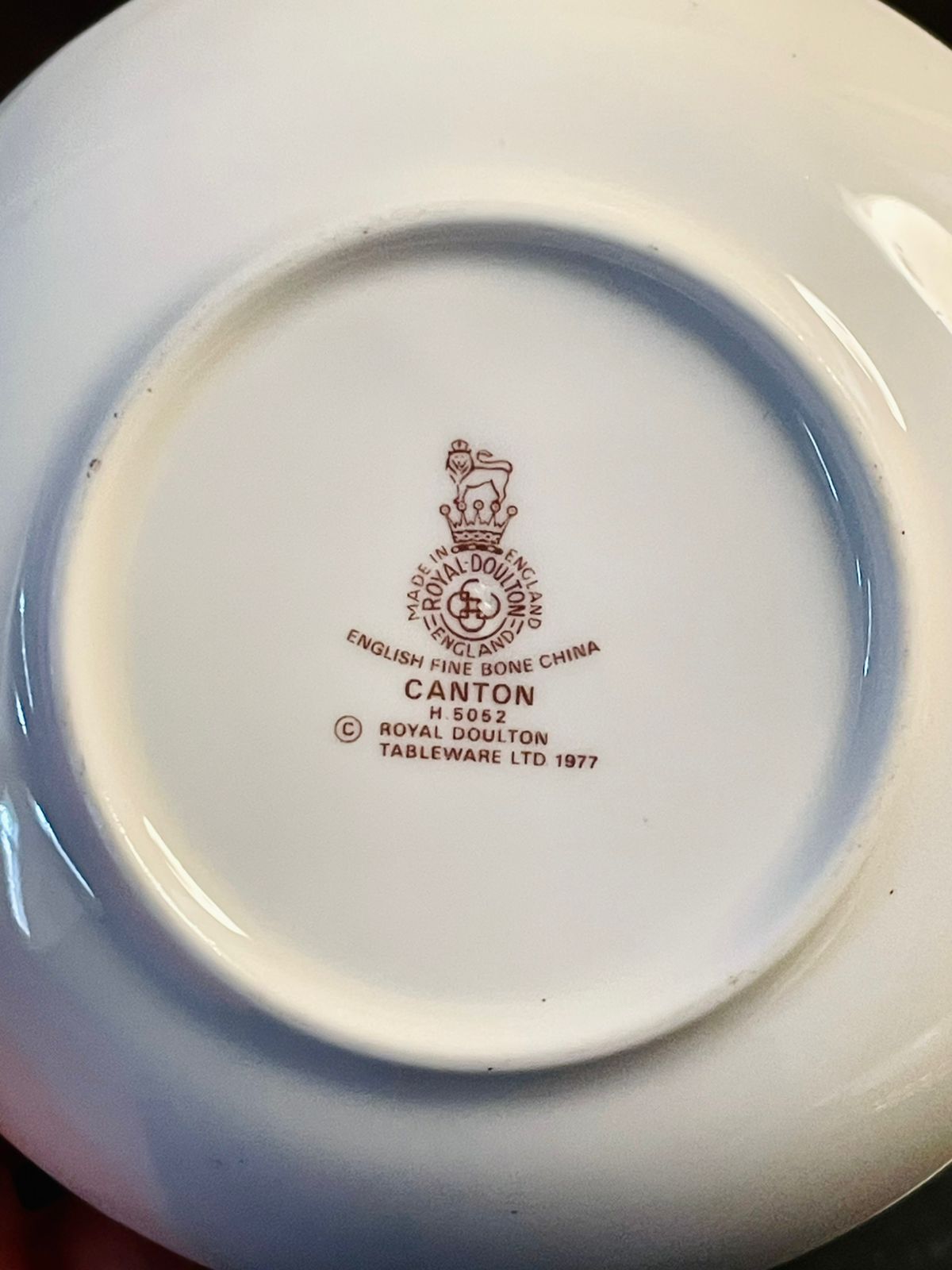 Royal Doultan Mini Serving Plate / Trinket Plate with Floral Design & Gold Rim