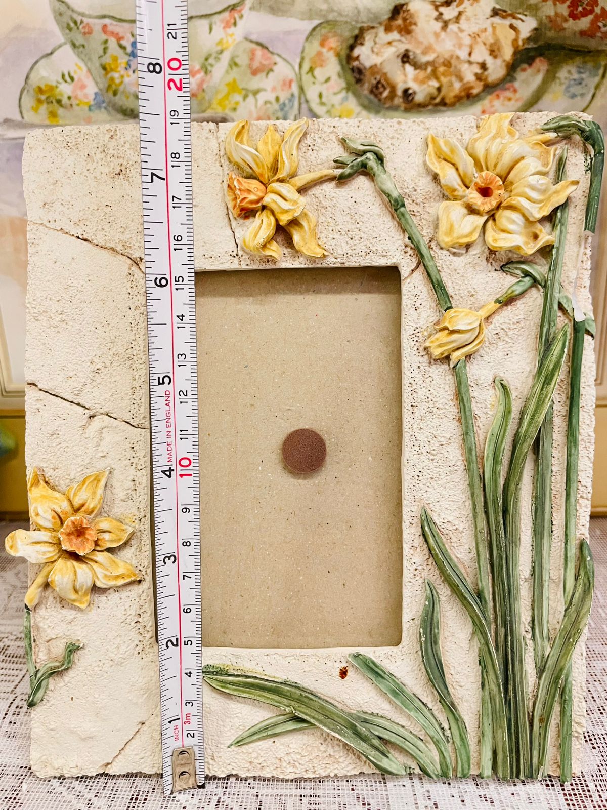 Vintage Daffodil Floral Photo Frame – Rustic Cottage