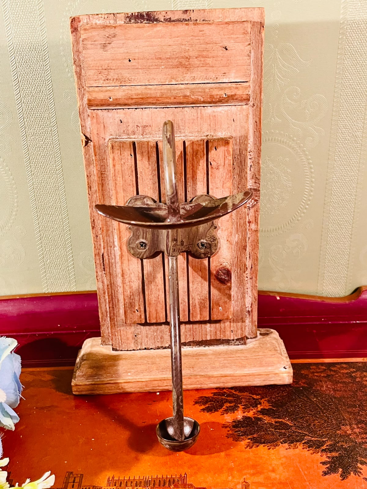 Wood and Metal Wall-Mounted Decorative Holder – 9 Inch