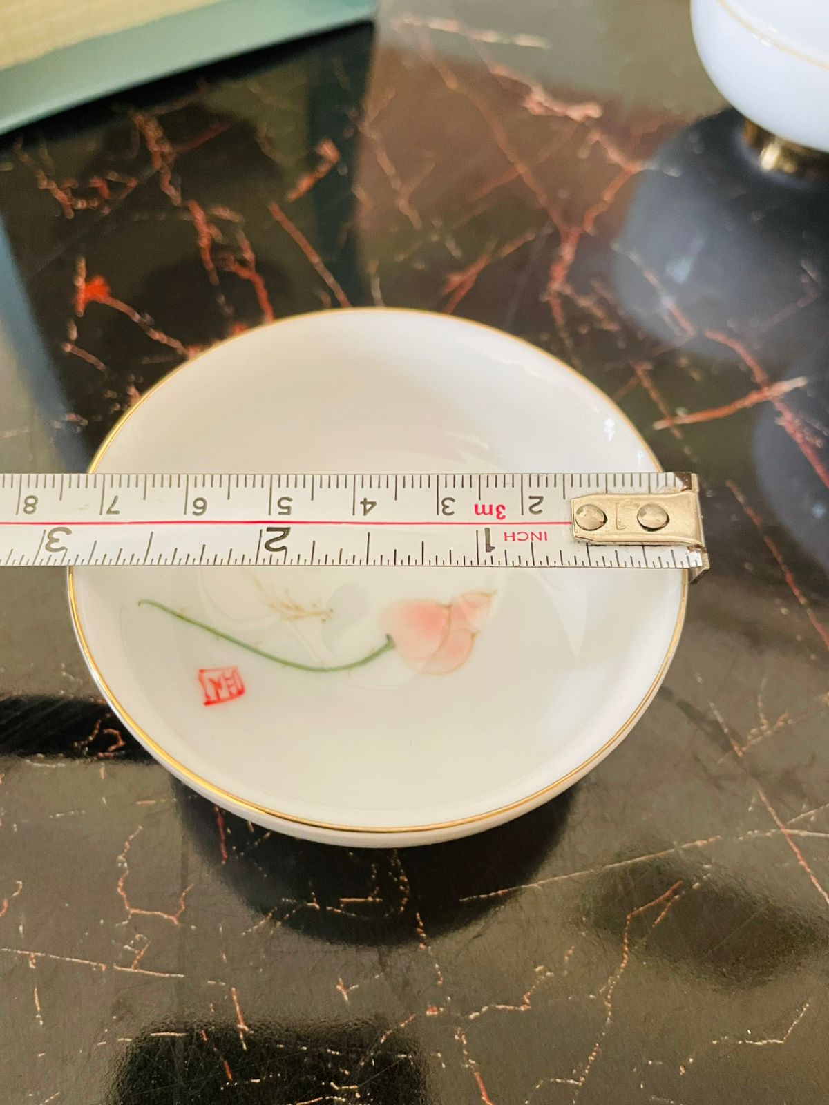 Set of 6 Chinese Porcelain Tea Cups – Hand-Painted Lotus Design, Gold Rim