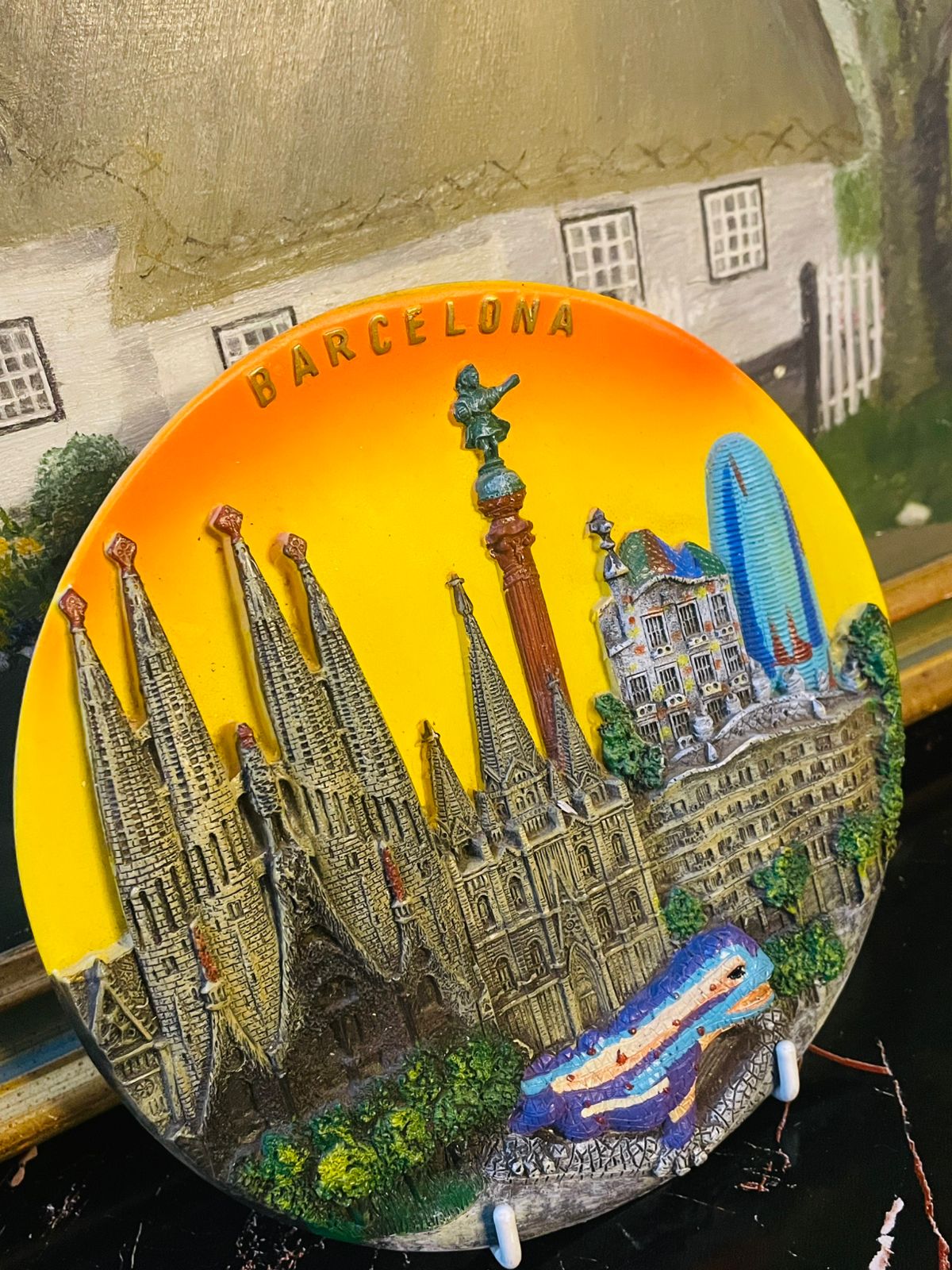 Barcelona 3D Souvenir Plate – Decorative Wall Hanging with Famous Landmarks