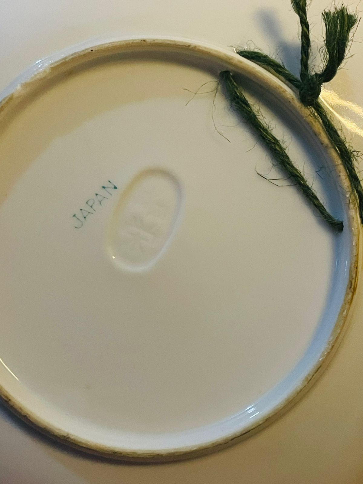 Vintage Legend of Dogwood Crucifixion Porcelain Wall Plate – Gold Rimmed Religious Collectible in Pakistan