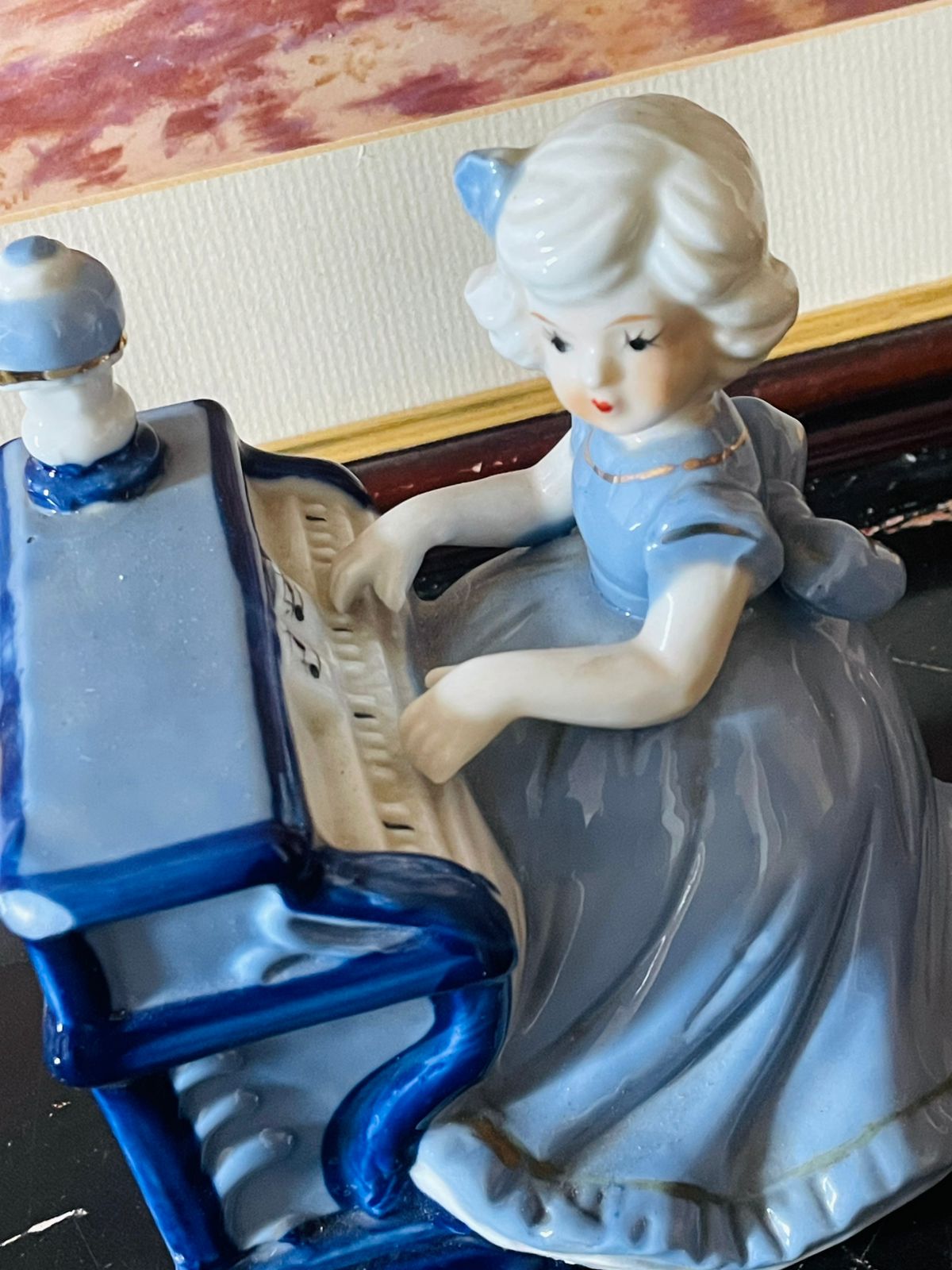 Musical Vintage Porcelain Piano Girl Figurine Music Box – Blue & White (England) Blue pottery