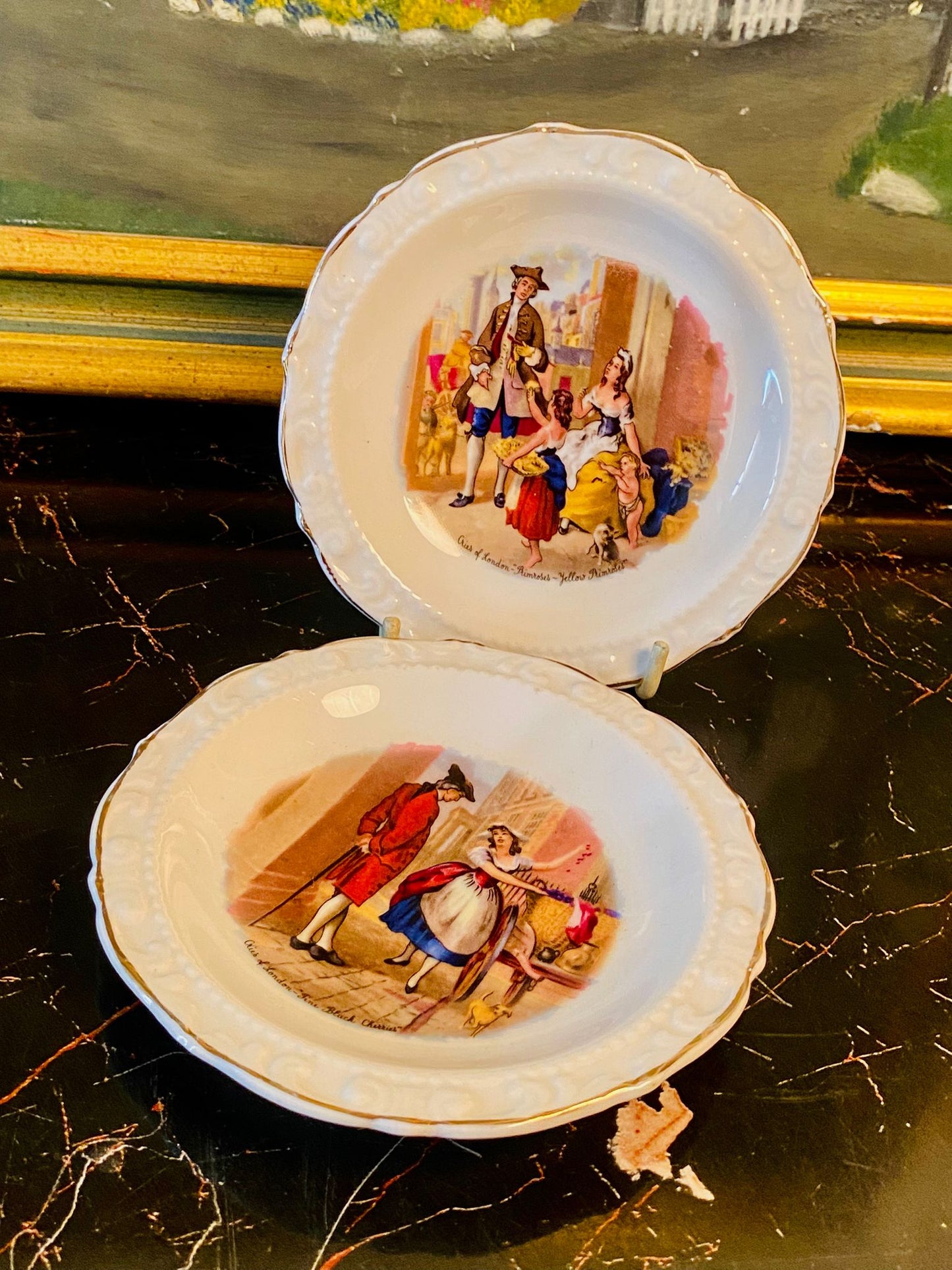 Set of 2 - Fine English Bone China “Airs of London” Decorative plates – 22 Ct Gold Trim – 4.5 Inches