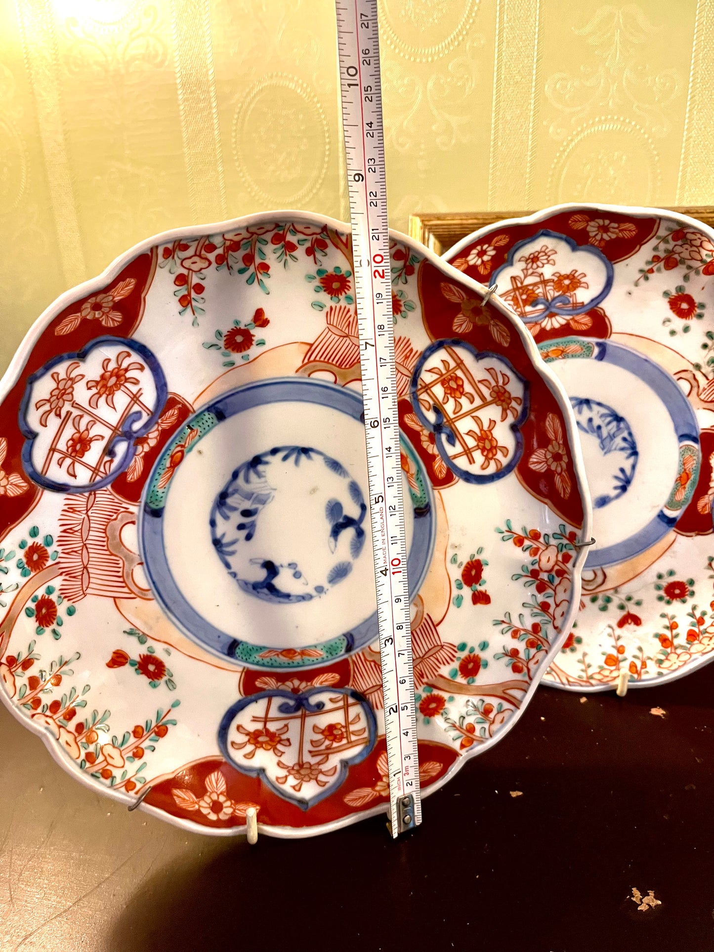 Pair of Antique Japanese Imari Scalloped Porcelain Plates 20 cm
