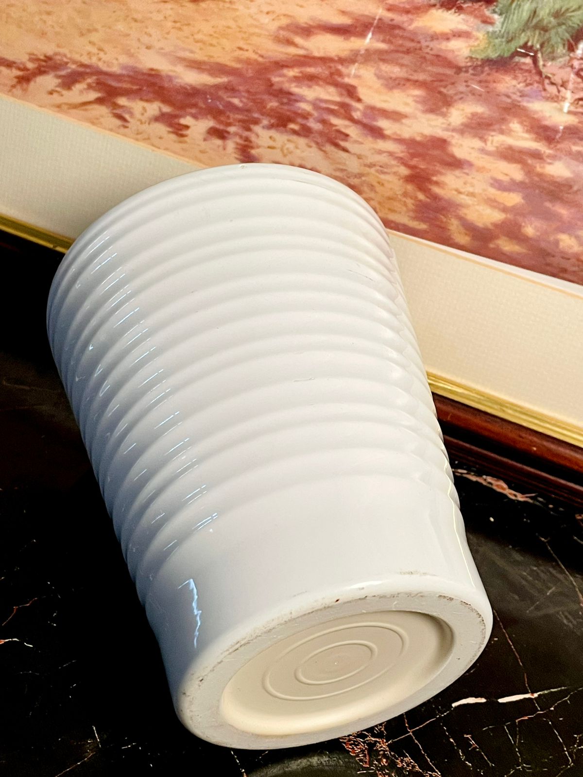 Large White Ribbed Ceramic Planter – Minimal Modern Indoor Flower Pot