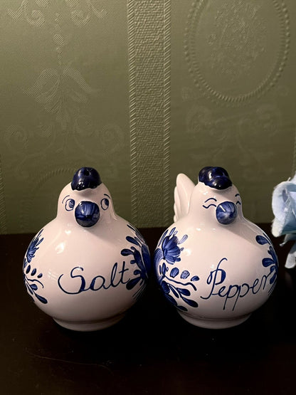 Blue White Ceramic Bird Salt and Pepper Shakers 3