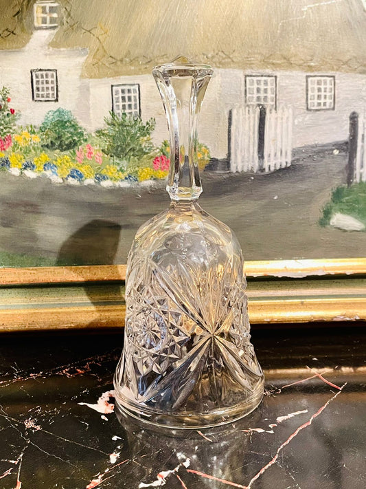 #VintageDecor #CrystalBell #EnglandCollectibles #AntiqueStyle #HomeDecorPakistan #CrystalCutGlass #VintageCharm #Collectibles