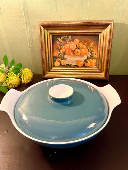 Vintage White Ceramic casserole Dish 23 cm
