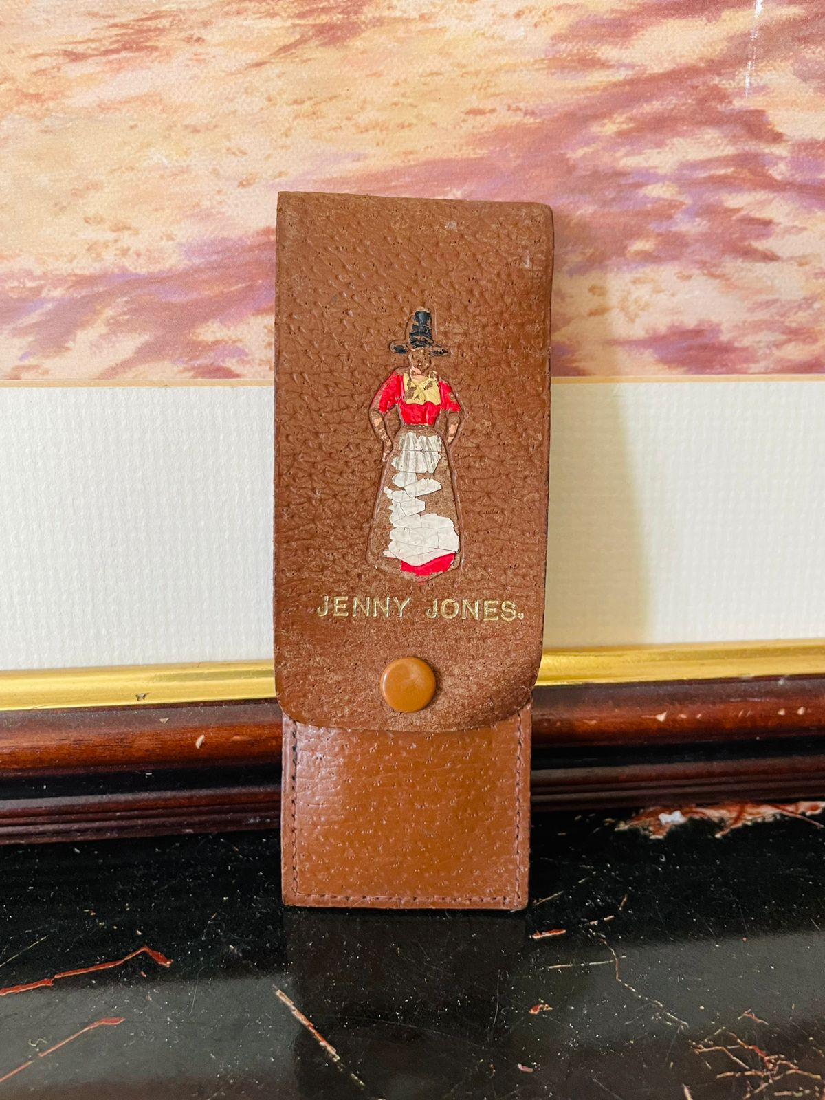 vintage comb case, Jenny Jones Wales souvenir, leather travel comb England, antique Welsh gift, collectible grooming set, traditional Wales memorabilia, rare thrift finds, heritage European treasures, curated vintage collection, vintage leather pouch