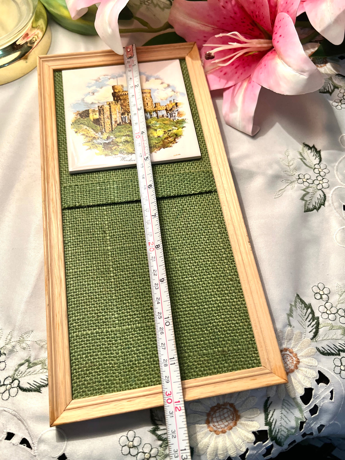 Vintage Ceramic tile Windsor Castle Framed Memo Board Green Fabric 31cm