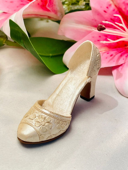Ivory Textured Miniature Heel Shoe Decor 4 in