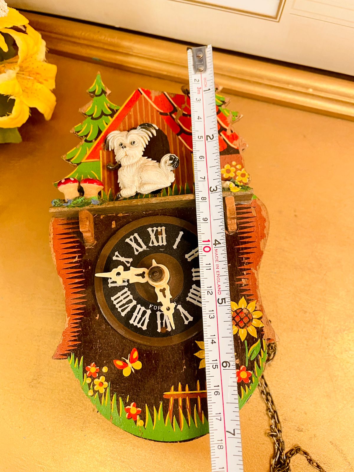 Vintage Wooden Chalet Wall Clock with Dog Cottage Design