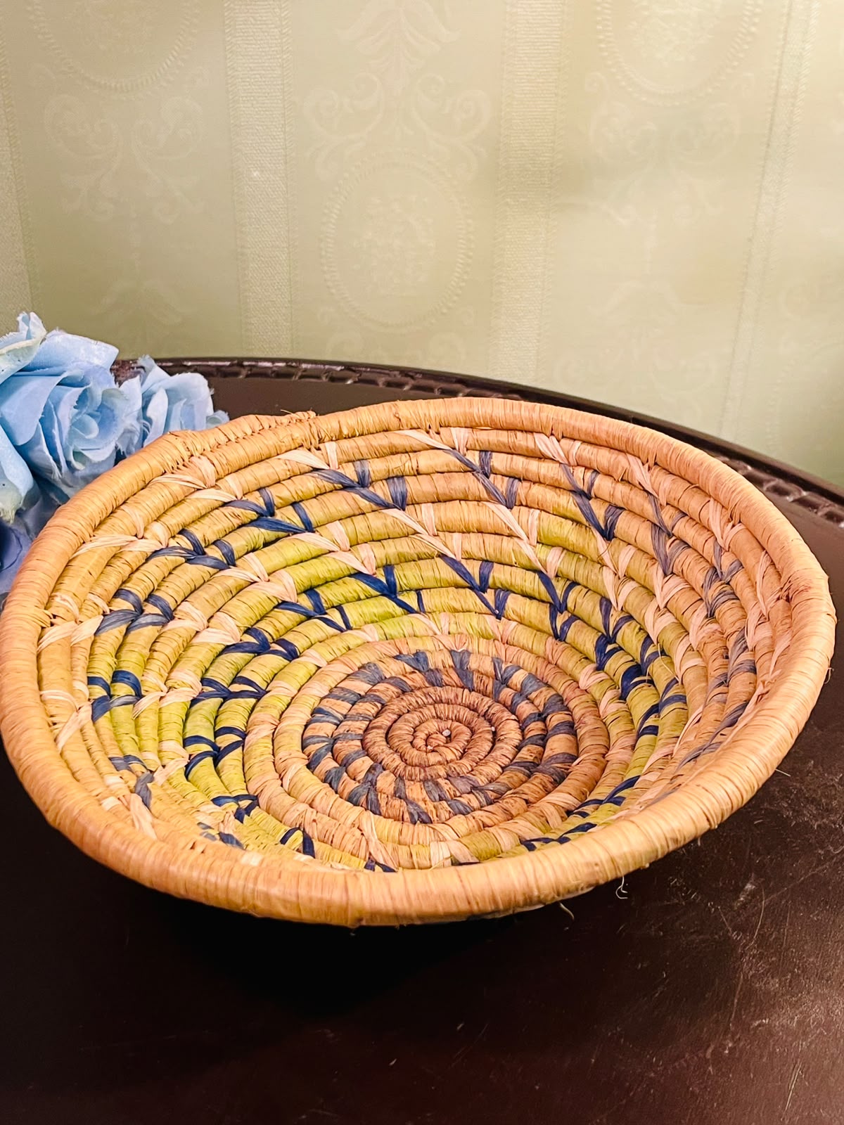 Handwoven Decorative Round Basket Tray – 7 Inch Natural Woven Bowl