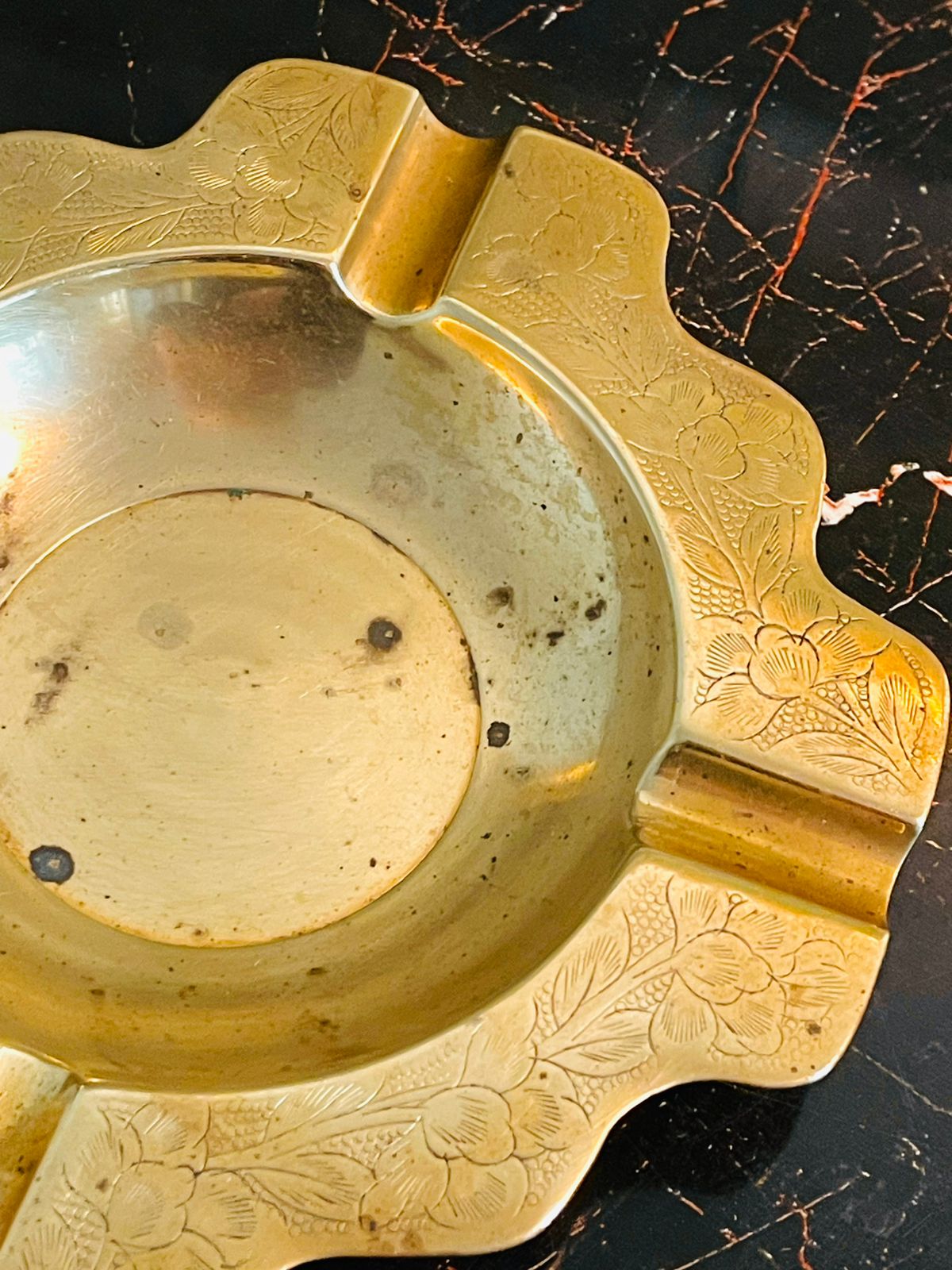 Engraved Brass Ashtray – Vintage Floral Scalloped Design