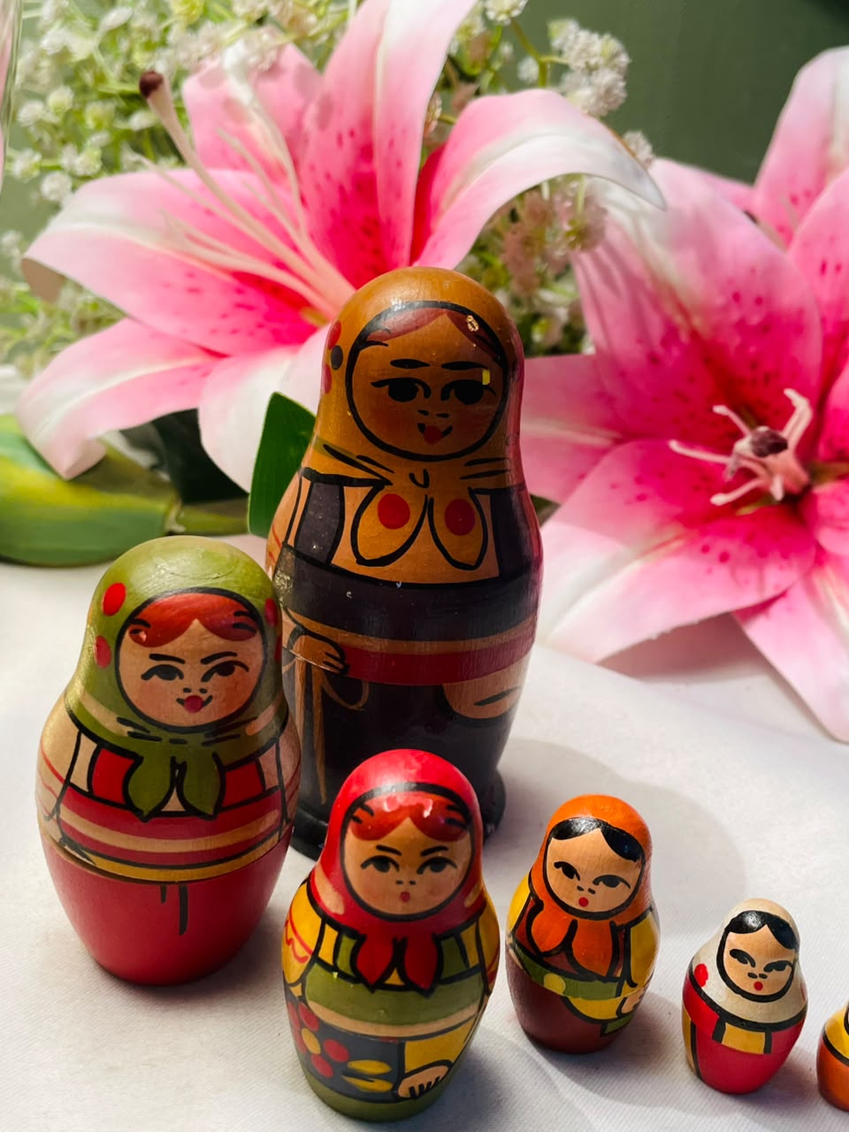 Set of 6 Hand-Painted Wooden Russian Nesting Dolls Approx. 10 cm
