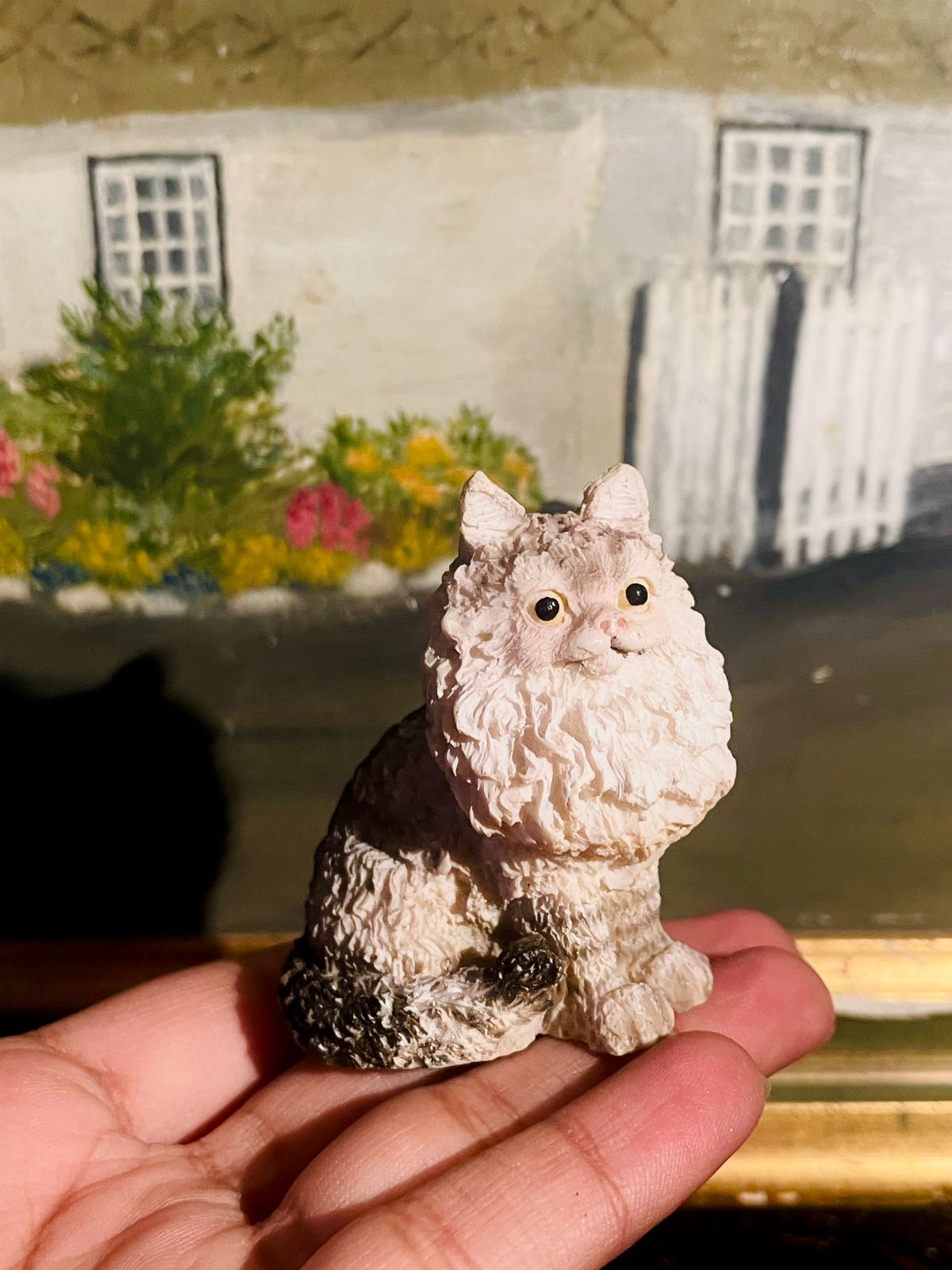 vintagecat, miniaturefigurine, cattheme, cottagecoredecor, resinfigurine, collectiblecat, homeaesthetic, giftforcatlover, vintagecollection, sunsetkitchen, sunsetshop, homedecorpakistan