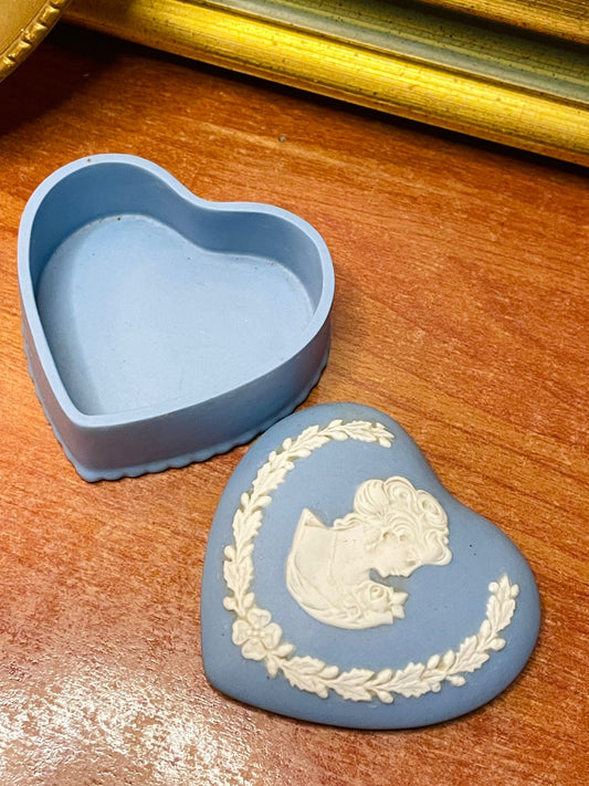 Rare Find Wedgwood Jasperware Trinket Box in pakistan