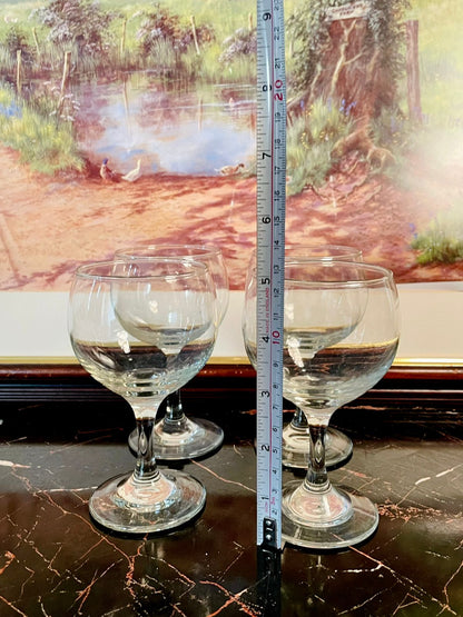 Set of 4 Elegant Clear Glasses – Premium Glassware for Parties & Dining