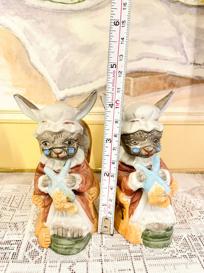 Vintage Cat Figurines Holding Fish - Hand-Painted Ceramic Collectibles