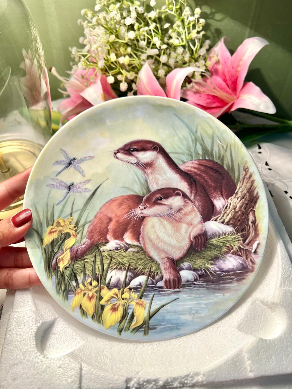 Wedgwood At The River’s Edge Otter Wall Plate 20 cm