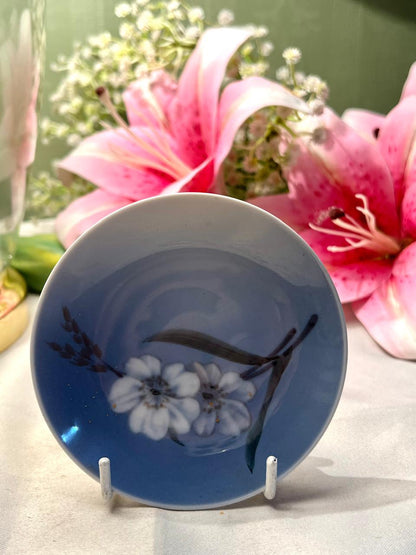 Royal Copenhagen Denmark Blue Floral Mini Plate No. 1473 Approx. 10 cm