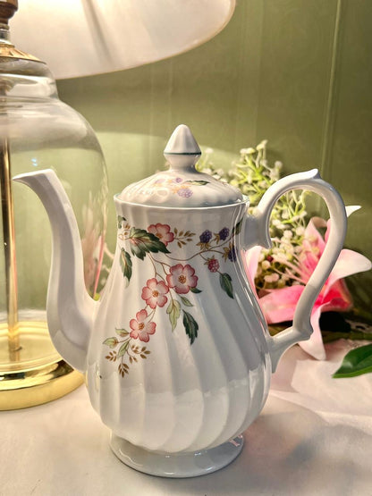BHS Victorian Rose Floral Tea Pot 8 in Made in Britain