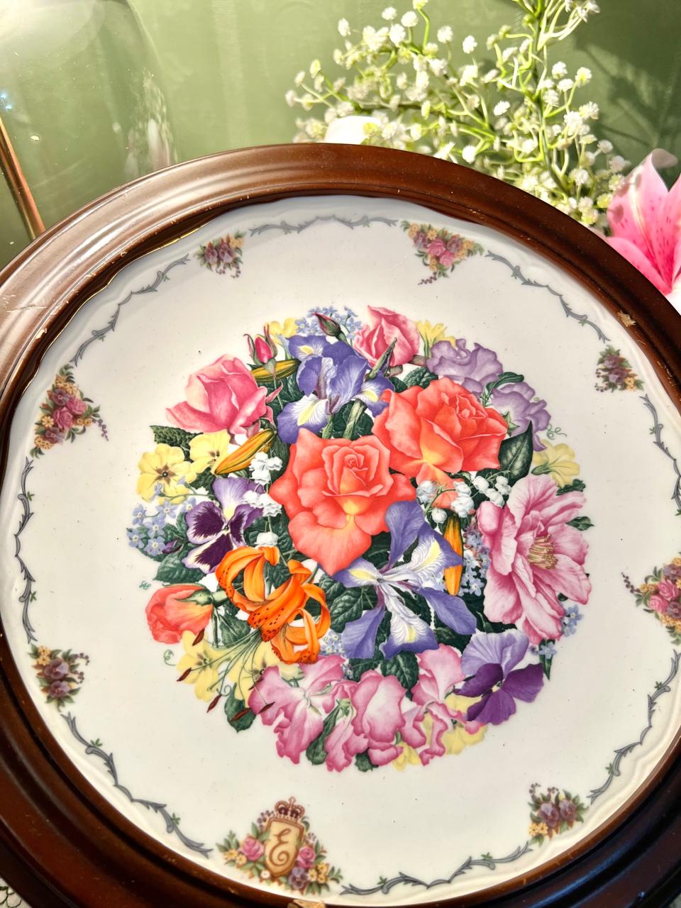 Royal Albert Finale Framed Wall Plate 1991 31 cm