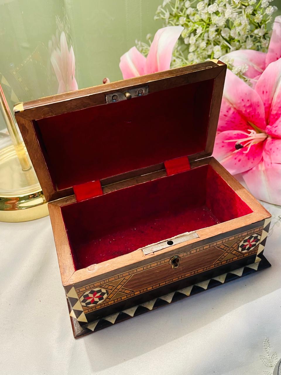 Vintage Inlaid Wooden Jewellery Box Approx. 16 cm