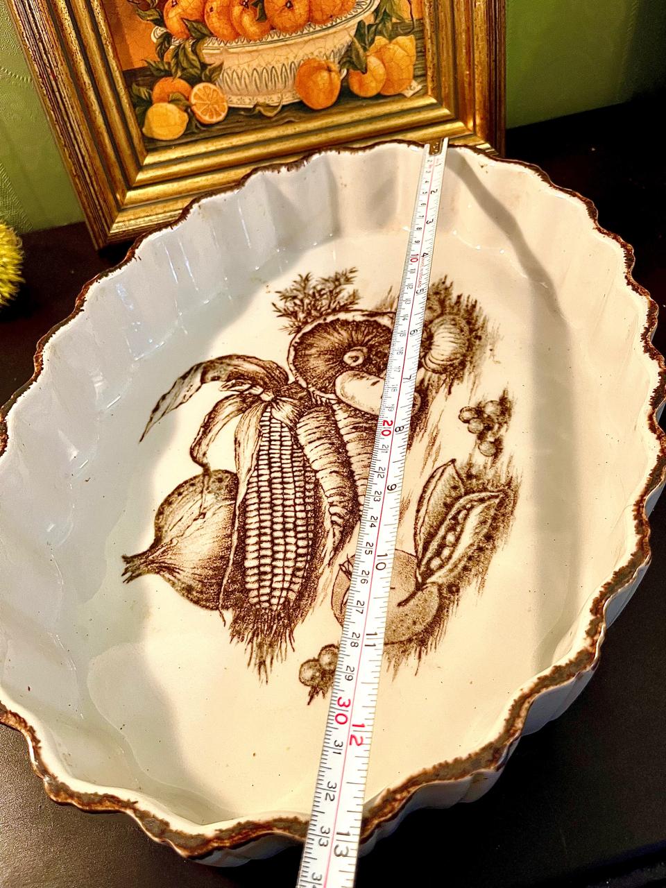 Vintage Harvest Vegetable Serving Dish or Pie Dish 33 cm Scalloped Rim