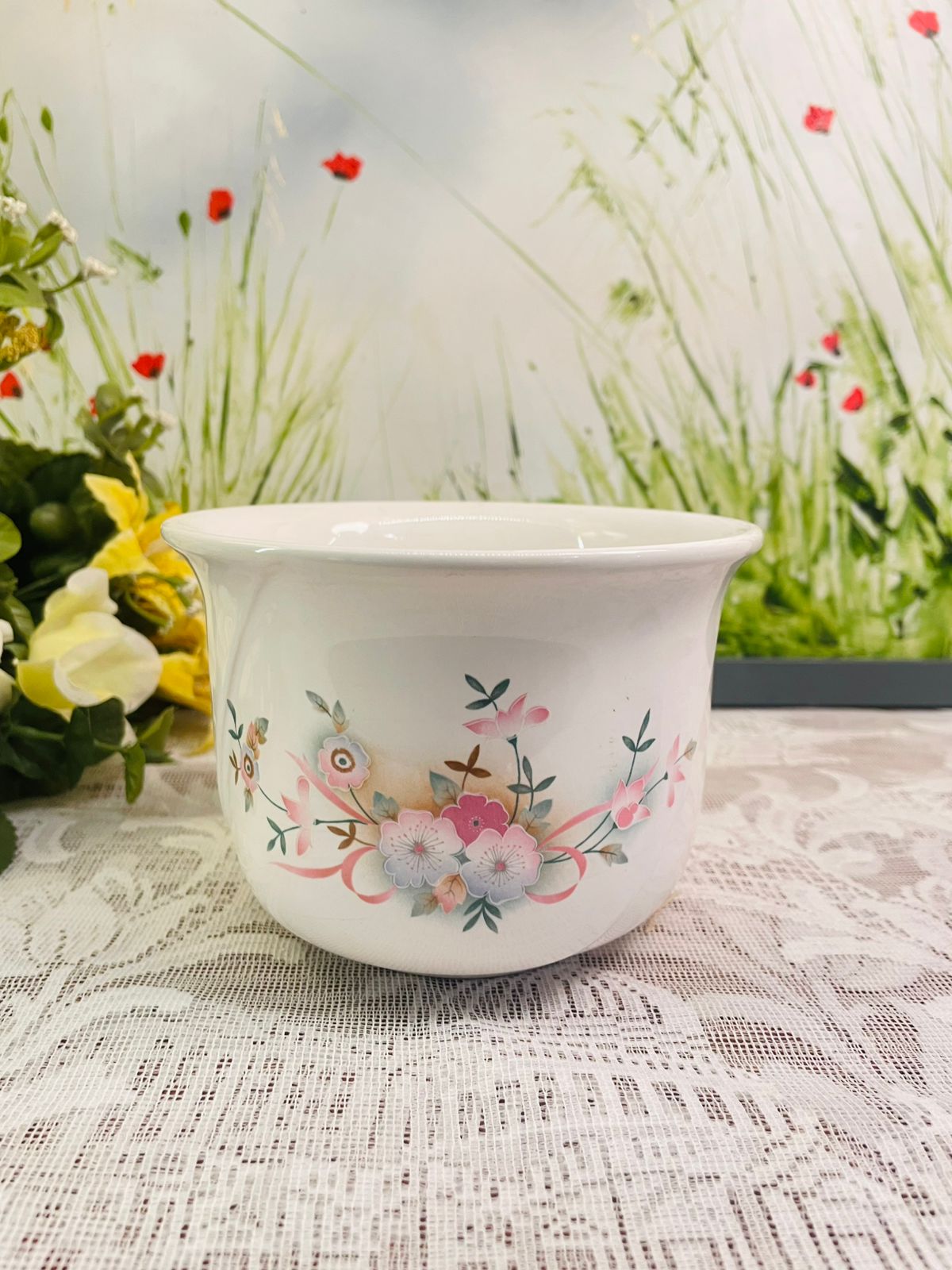 Vintage White Floral Ceramic Plant Pot – Cottage Planter