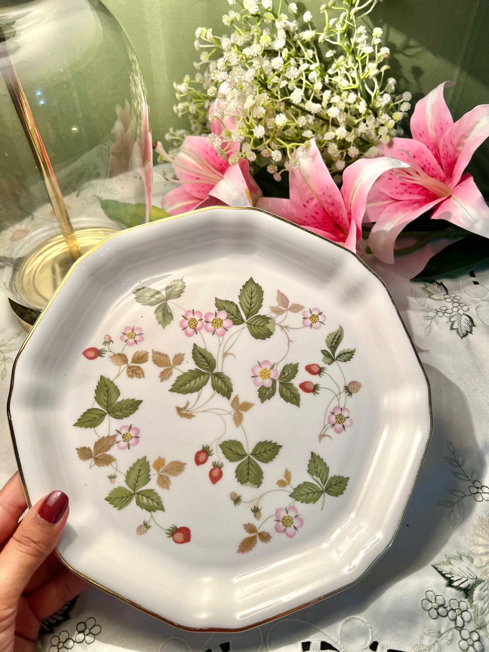 Wedgwood Wild Strawberry Bone China Serving Plater 25cm