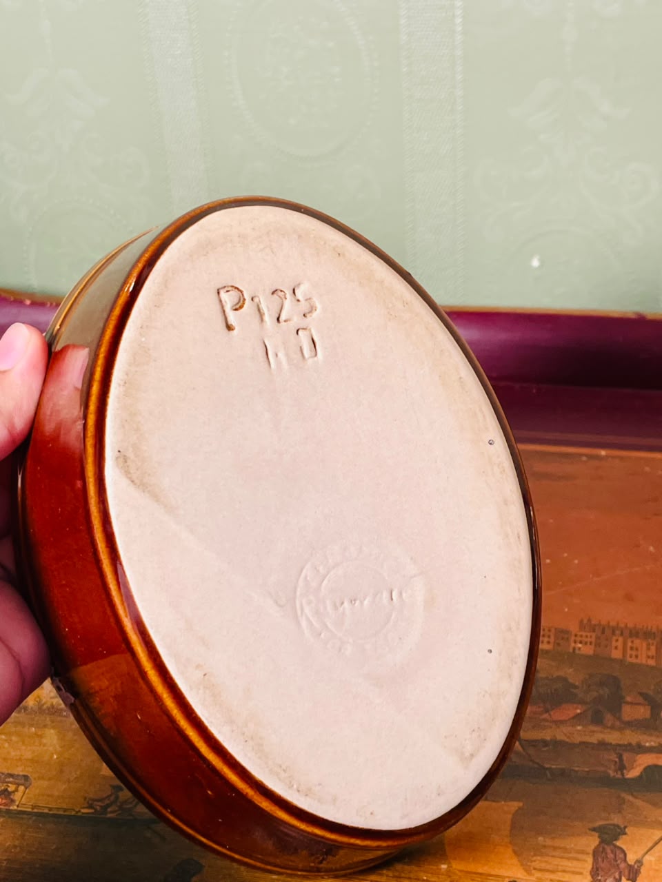 Vintage Oval Ceramic Baking & Serving Dish – 8 Inch