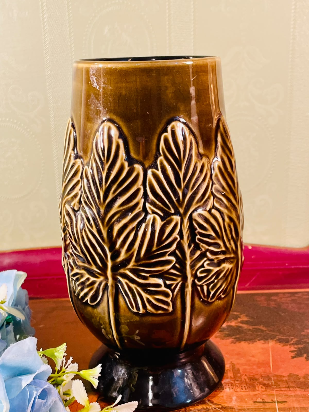 Sylvac Brown Leaf-Relief Ceramic Vase – 8.5 Inch