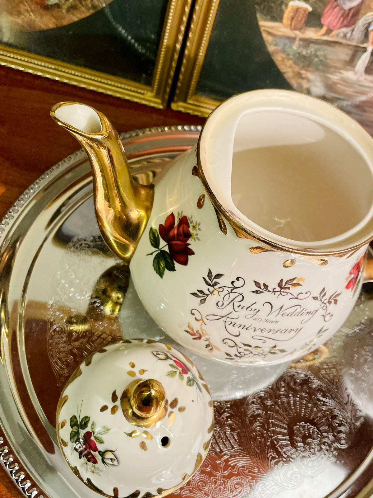 Ruby Wedding Anniversary Teapot – Gold Trim, Red Rose Floral Design