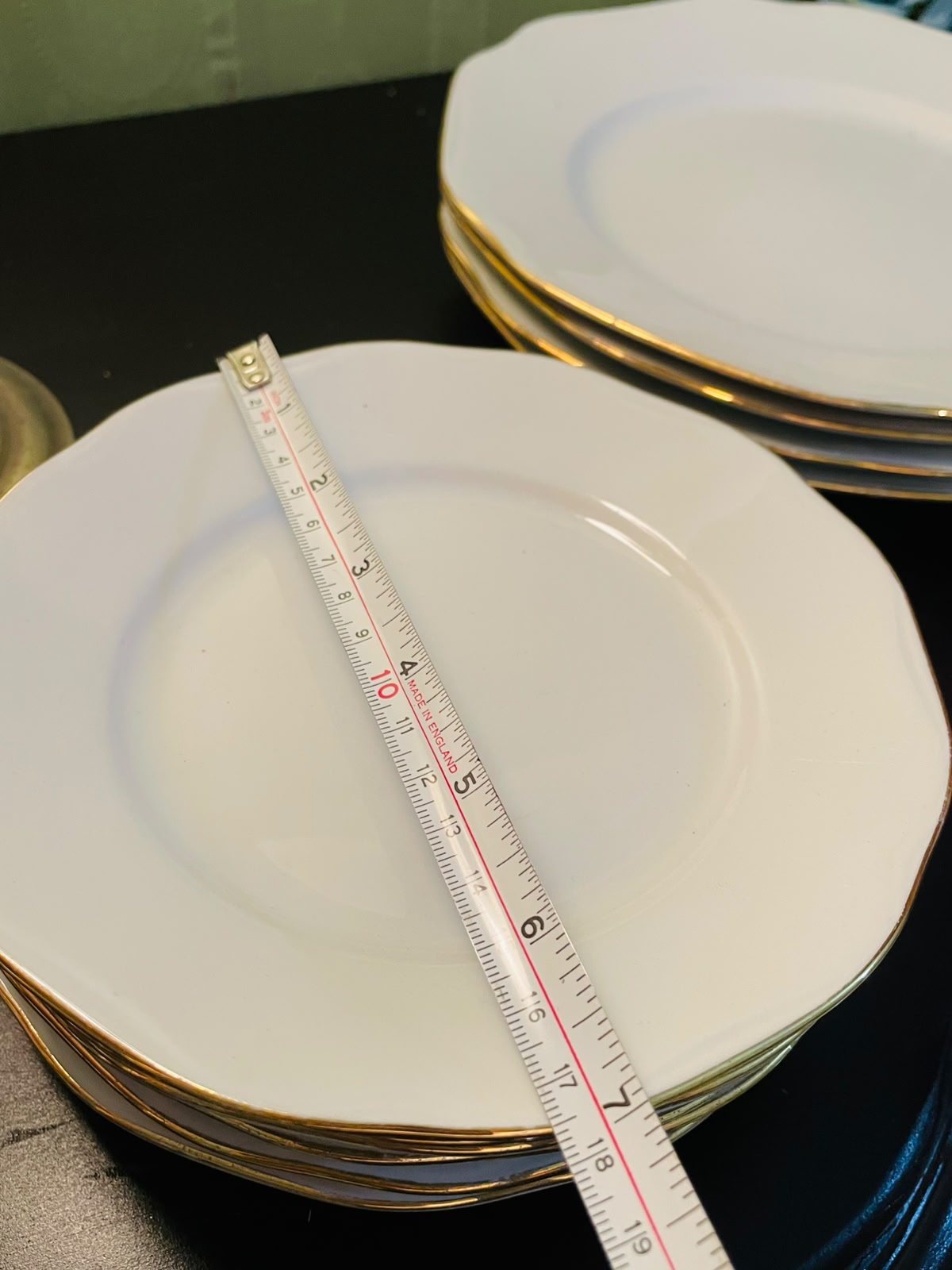 10 pcs White Porcelain Dinner & Quarter Plates Set Gold Trim