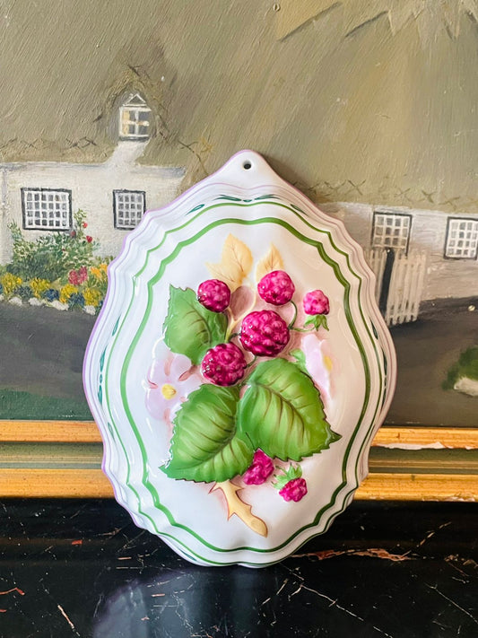 le cordon bleu wall plate, franklin mint collectible, raspberry porcelain plaque, vintage fruit decor, 3D fruit relief plate, cottage kitchen wall decor, english countryside porcelain, pastel kitchen decor, rare thrift find, sunset kitchen vintage collection