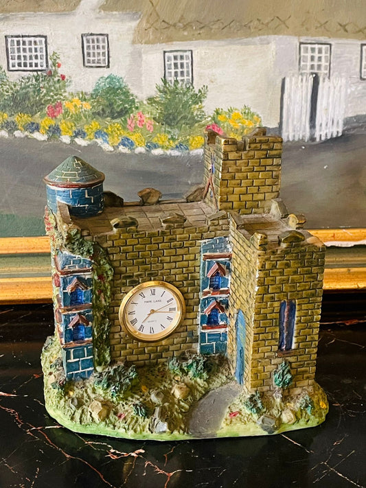 Vintage Park Lane Castle Clock – English Stone Resin Decor