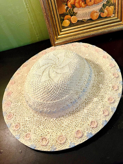 Decorative Stoneware Lace-Effect Wide Brim Hat – Floral Wall Decor