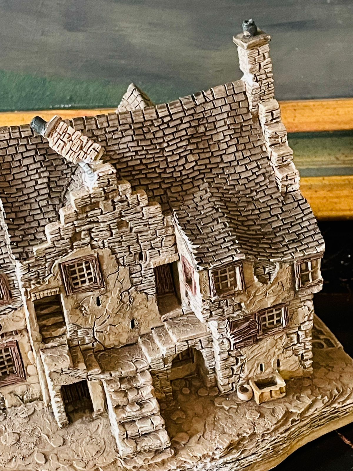 Miniature Stoneware ruin house– Garden & Home Decor Accent