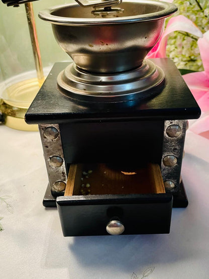 Vintage-Style Manual Coffee Grinder with Wooden Drawer & Metal Crank – 16 cm