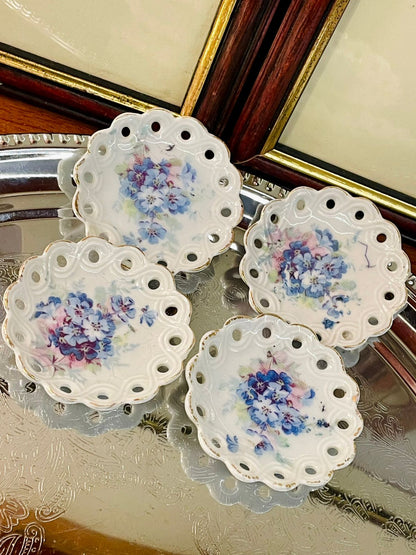 Vintage Pierced-Edge Mini Floral Plates – Delicate Porcelain Set of 4