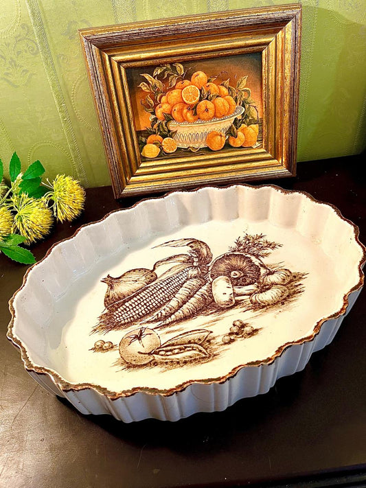 Vintage Harvest Vegetable Serving Dish or Pie Dish 33 cm Scalloped Rim