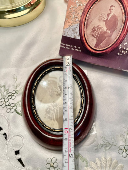 Oval Wood-Tone Photo Frame with Gold Detail 5"