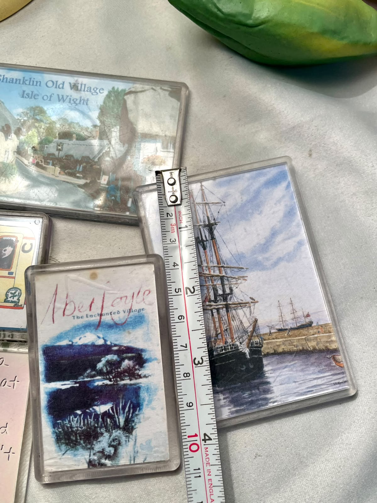 Vintage UK Souvenir Fridge Magnets – 5 Piece Travel Set