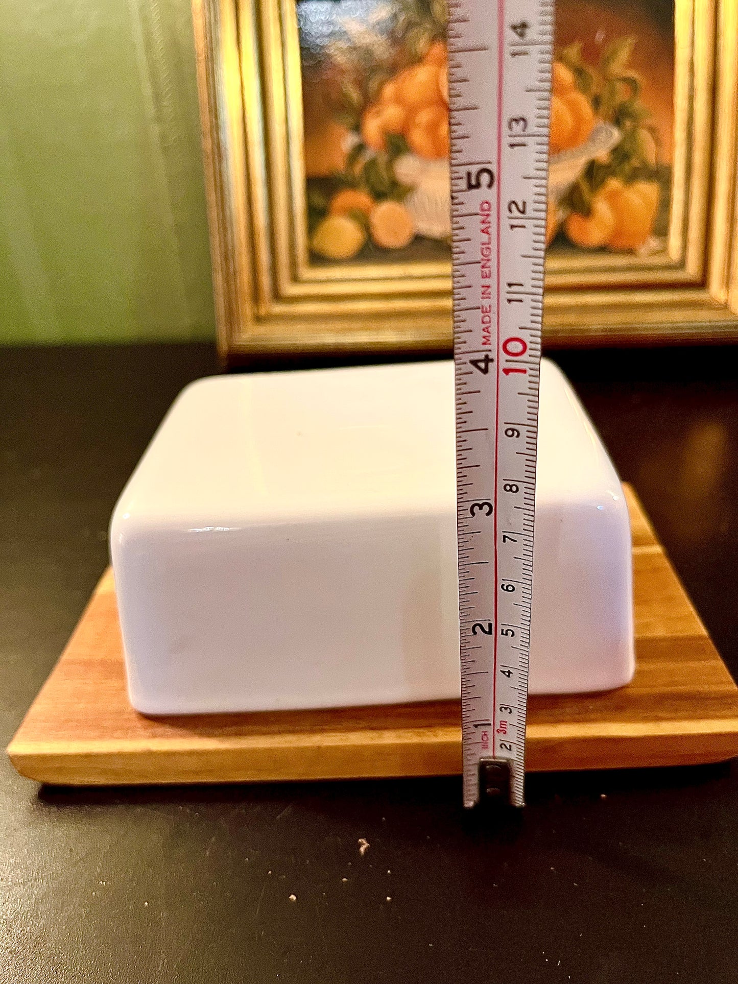 Modern White Ceramic Butter Dish with Wooden Base – Rectangular Lidded Butter Keeper