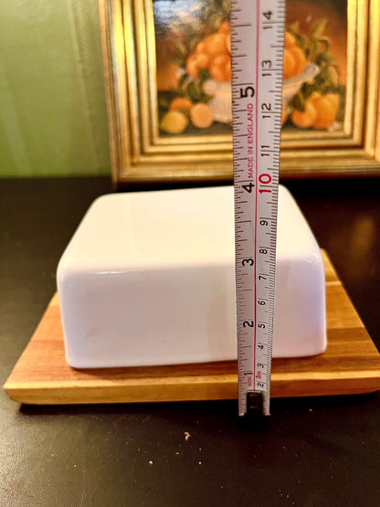 Modern White Ceramic Butter Dish with Wooden Base – Rectangular Lidded Butter Keeper
