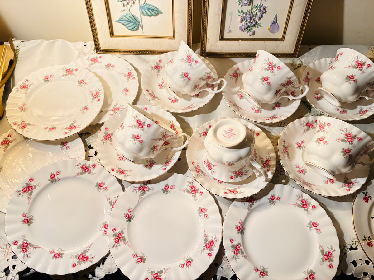 Richmond Rose Time Bone China Tea Set – 18 Pieces