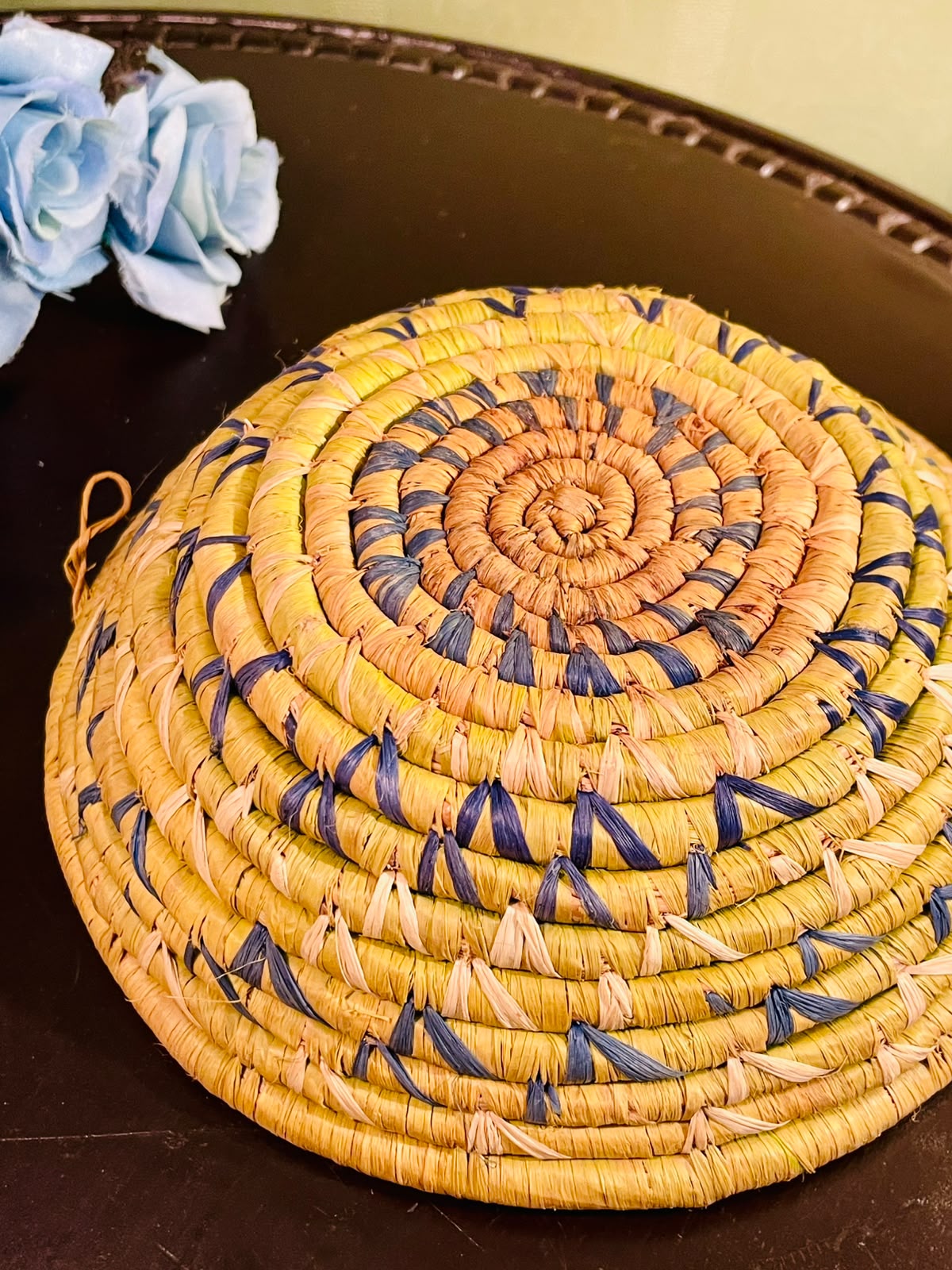 Handwoven Decorative Round Basket Tray – 7 Inch Natural Woven Bowl