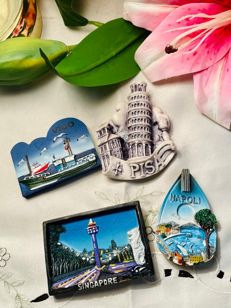 Fridge Magnet 4-Piece Travel Souvenir Set Pisa Singapore Napoli & Vigo